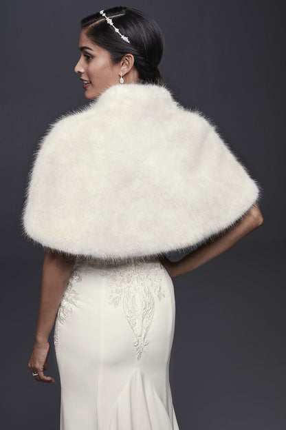 David's Bridal Women's Faux-Fur Mock Neck Capelet