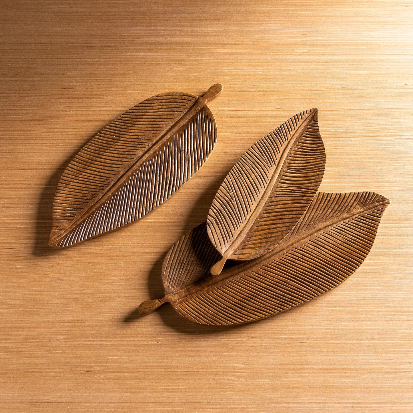 VivaTerra Mango Wood Leaf-Shaped Serving Plates, Set of 3